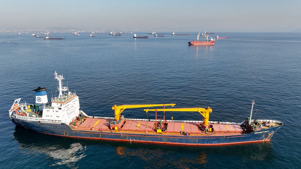 Moskva hrozí lodím v Černém moři